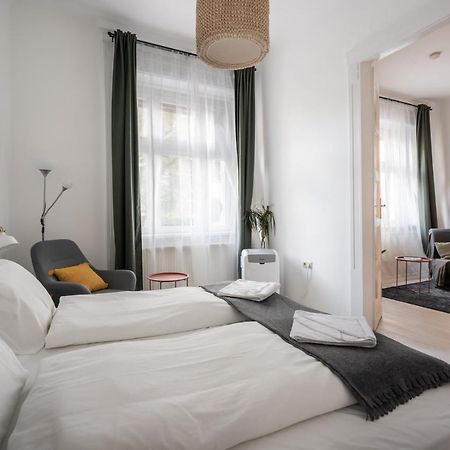 Gellert Mountain Apartment Budapest Exteriör bild
