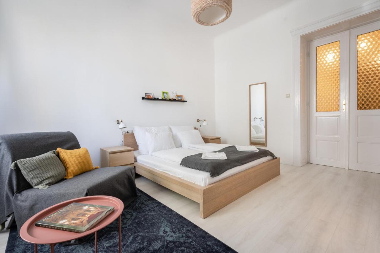 Gellert Mountain Apartment Budapest Exteriör bild