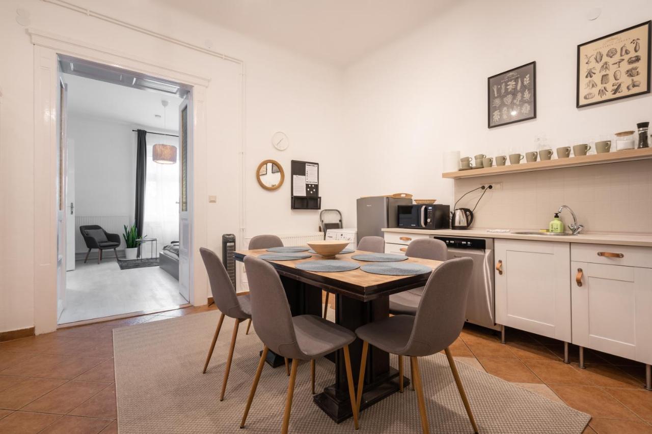 Gellert Mountain Apartment Budapest Exteriör bild