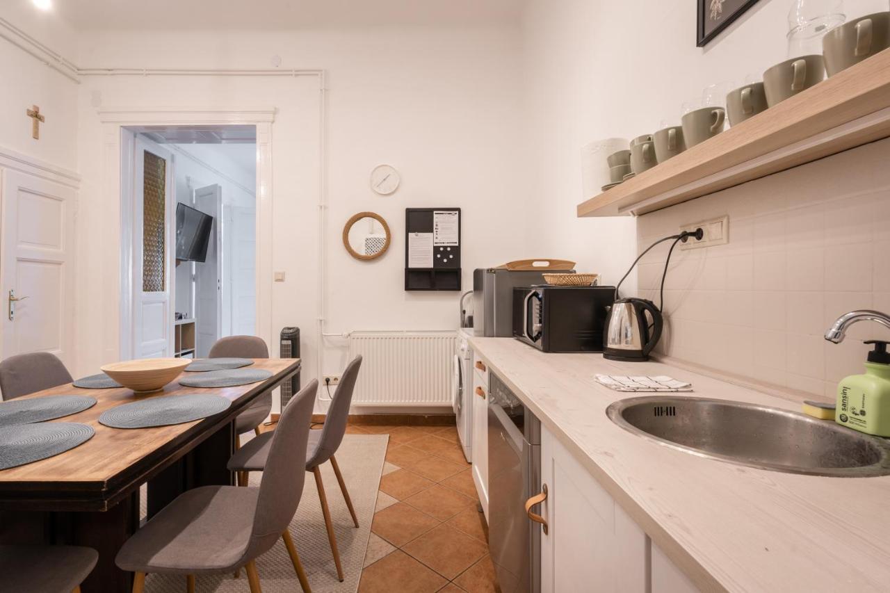 Gellert Mountain Apartment Budapest Exteriör bild